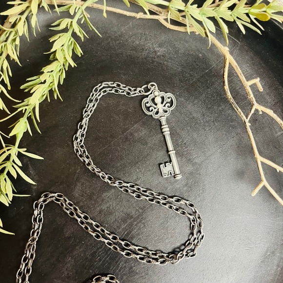Jewelry - Vintage Skeleton Key Pendant Necklace Silver | Hekate Key Witchy | Mystical